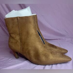 Universal Thread Taylor Boots Suede Size 11 Tan Brown Side Zip Up Heel Ankle